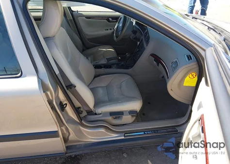 2004 Volvo V70 2.4 z USA, uszkodzony, nr VIN YV1SW61T742437565